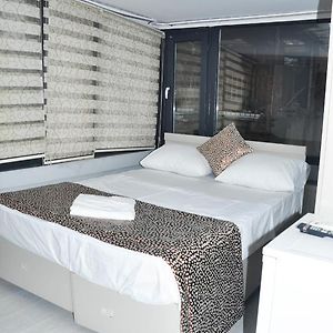 Studio met een King Size Bed